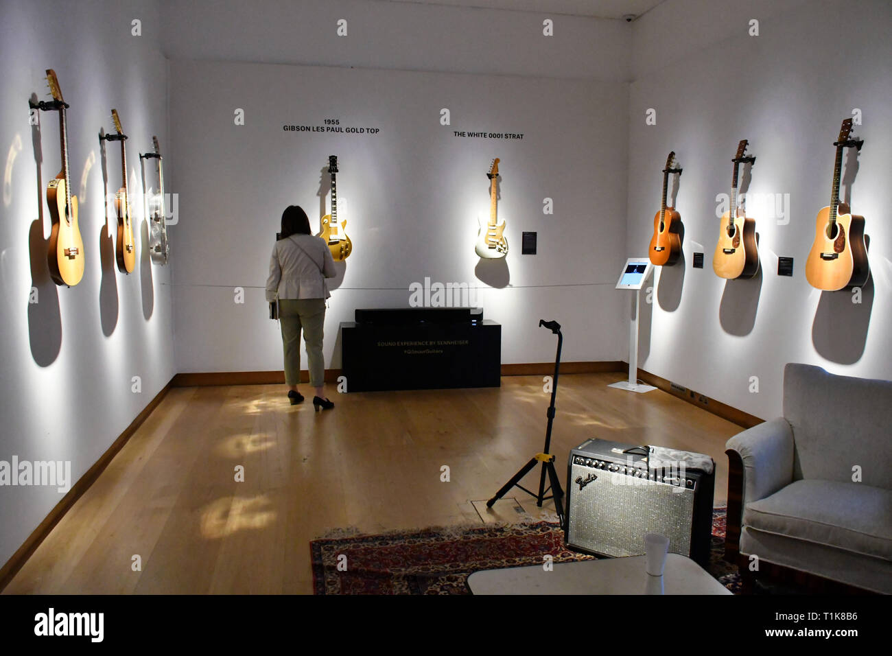 Londres, Royaume-Uni. Mar 27, 2019. Christie's aperçu de la collection de guitare personnels de Pink Floyd David Gilmour, légende de l'avant d'une pré-vente de l'exposition itinérante 120 guitares sur la vente. Credit : Nils Jorgensen/Alamy Live News Banque D'Images