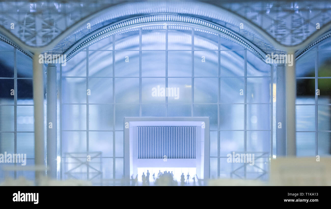 ExCel, Londres, Royaume-Uni. Mar 27, 2019. Un modèle d'un terminal de passagers par Grimshaw. Architecture et planification Le Passenger Terminal Expo 2019 rassemble des exposants et visiteurs pour voir les dernières nouvelles technologies et le lancement de produits provenant de plus de 350 de l'aéroport, leader mondial des fournisseurs de solutions. Credit : Imageplotter/Alamy Live News Banque D'Images