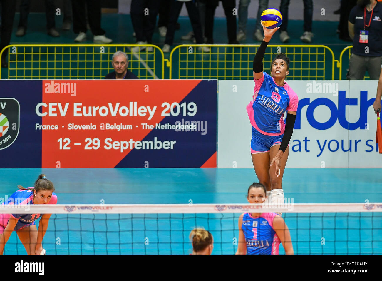 Candy Arena, Monza, Italie. 27 mars, 2019. Volleyball CEV Challenge Cup women, Final, deuxième manche. Rachael Adams de Monza Saugella Saugella pendant le match entre Monza et Aydin BBSK bonbons à l'Arena de l'Italie. Credit : Claudio Grassi/Alamy Live News Banque D'Images