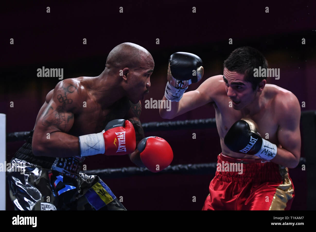 Oxon Hill, Maryland, USA. 24Th Mar, 2019. FERNANDO FUENTES et COBIA BREEDY en action pendant le super featherweight correspondent à la RGM National Harbor à Oxon Hill, Maryland. Credit : Amy Sanderson/ZUMA/Alamy Fil Live News Banque D'Images