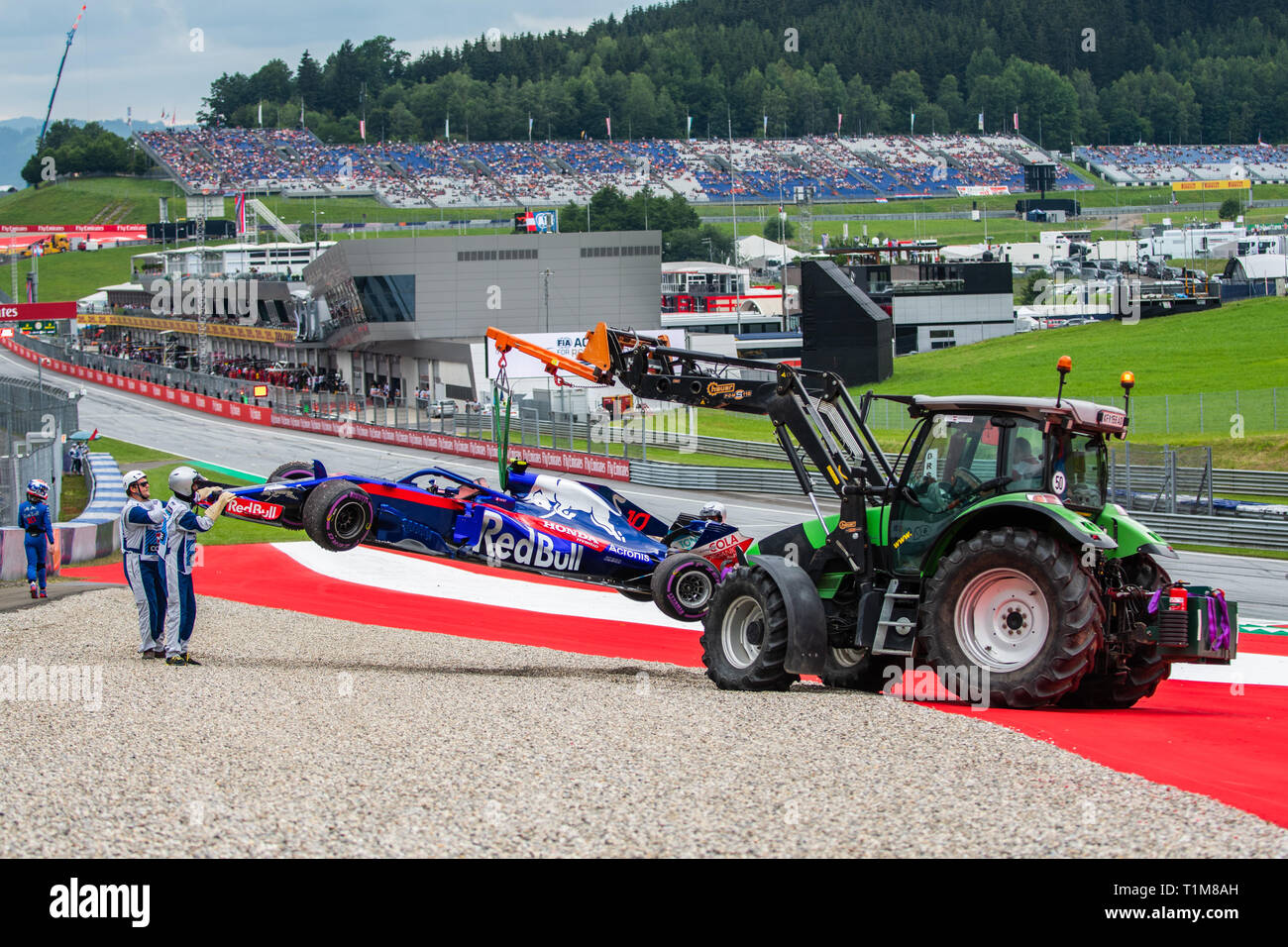 Spielberg/Autriche - 06/29/2018 - La rupture de la Toro Rosso STR13 de Honda # 10 Pierre GASLY (FRA) retiré de la piste après le français s'est e Banque D'Images