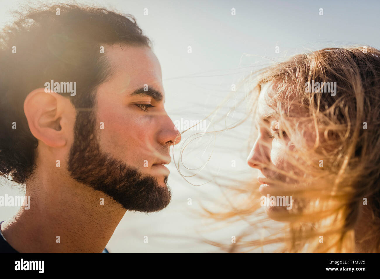 Profil couple face to face Banque D'Images