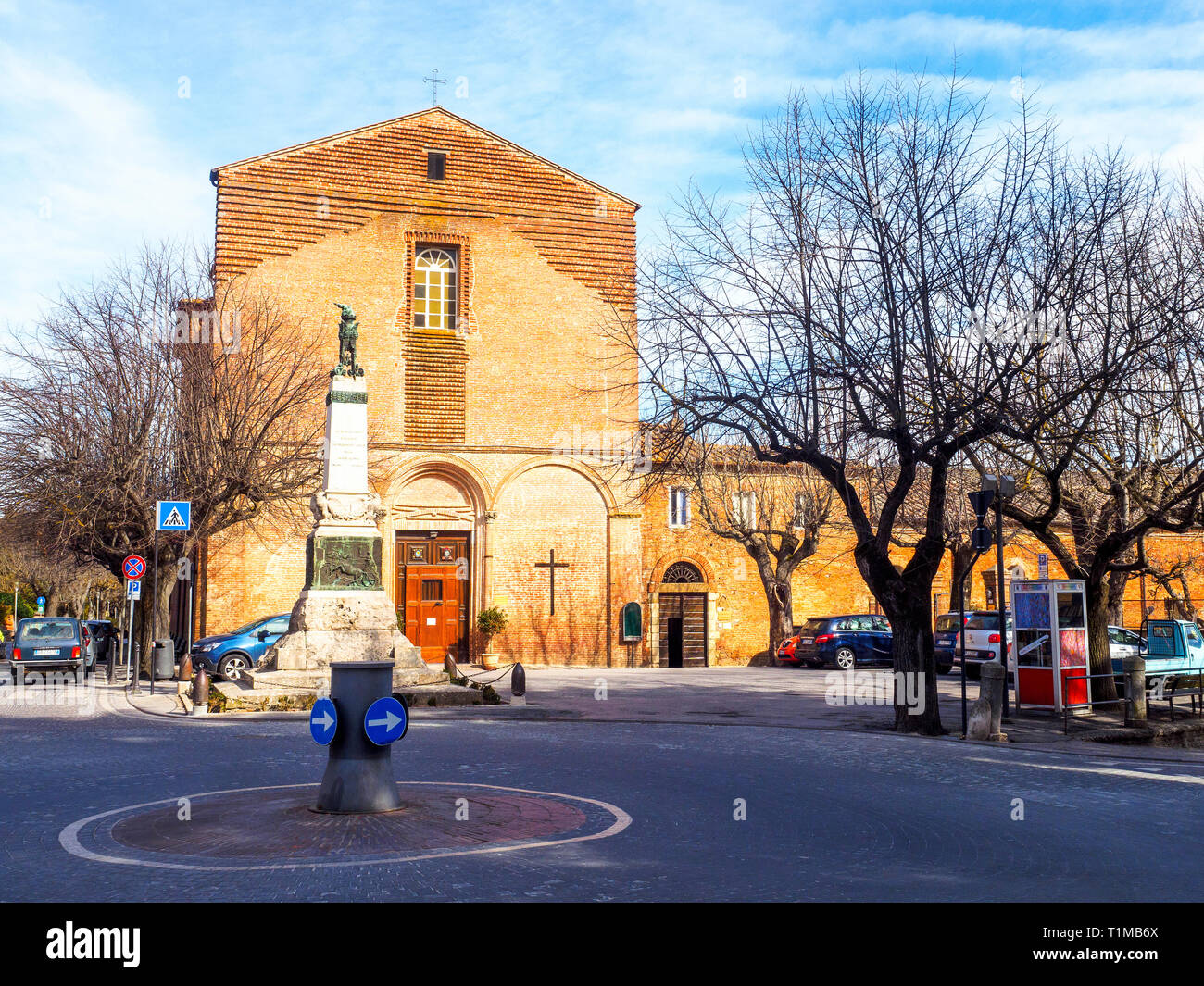 Église San Francesco et War Memorial à Città della Pieve - Pérouse - Italie Banque D'Images