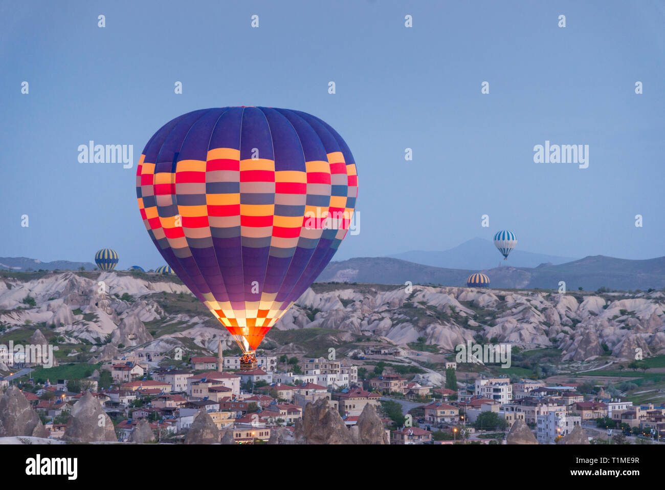 Flyhot les montgolfières à sunrise, Cappadoce Banque D'Images