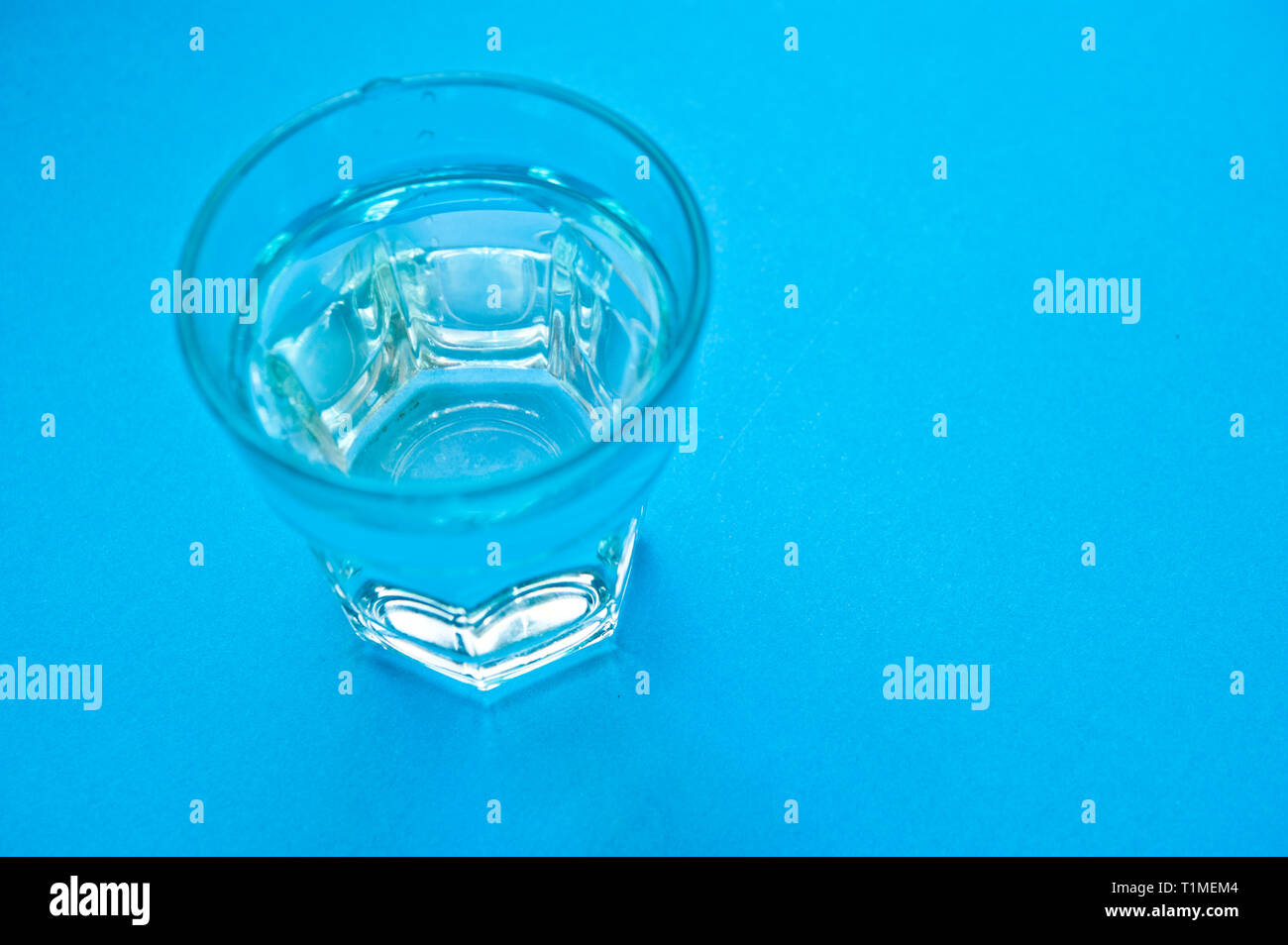 verre d'eau propre - concept de journée mondiale de l'eau Banque D'Images