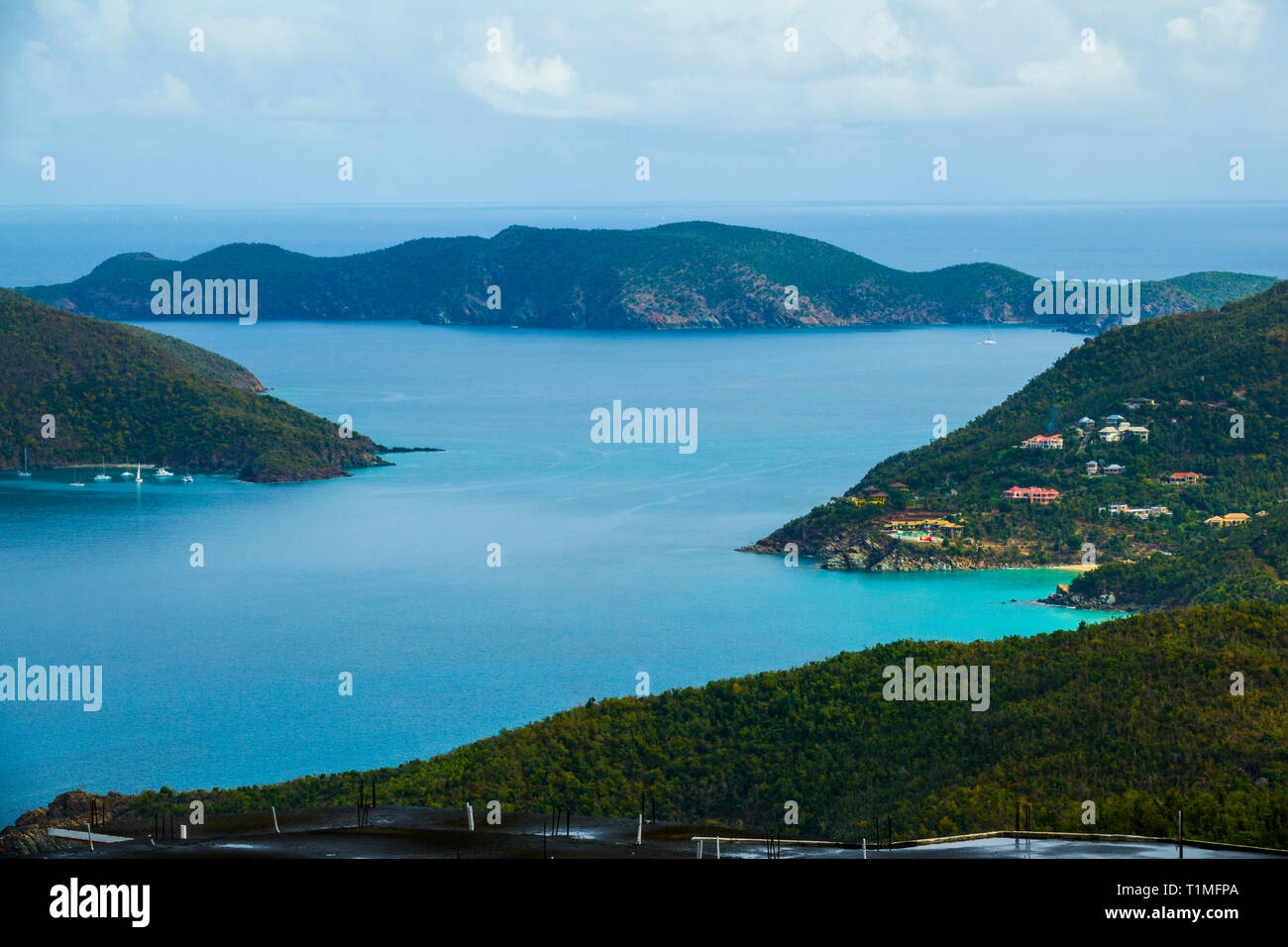 Smuggler's Cove Tortola est la plus grande des îles Vierges britanniques dans les Caraïbes. Il dispose de plusieurs plages de sable blanc, y compris le rotin Jardin B Banque D'Images