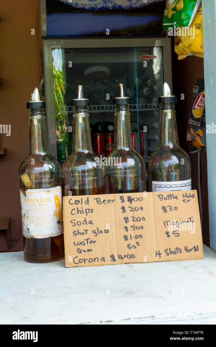 Tortola est la plus grande des îles Vierges britanniques dans les Caraïbes. Il dispose de plusieurs plages de sable blanc, y compris Cane Garden Bay, et Smuggler' Banque D'Images