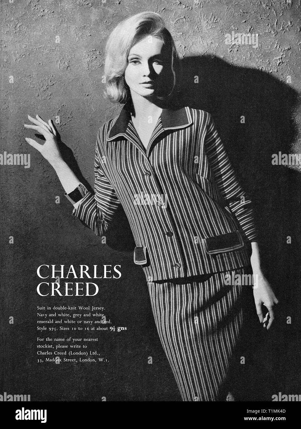1962 La publicité pour Charles Creed la mode féminine. Banque D'Images
