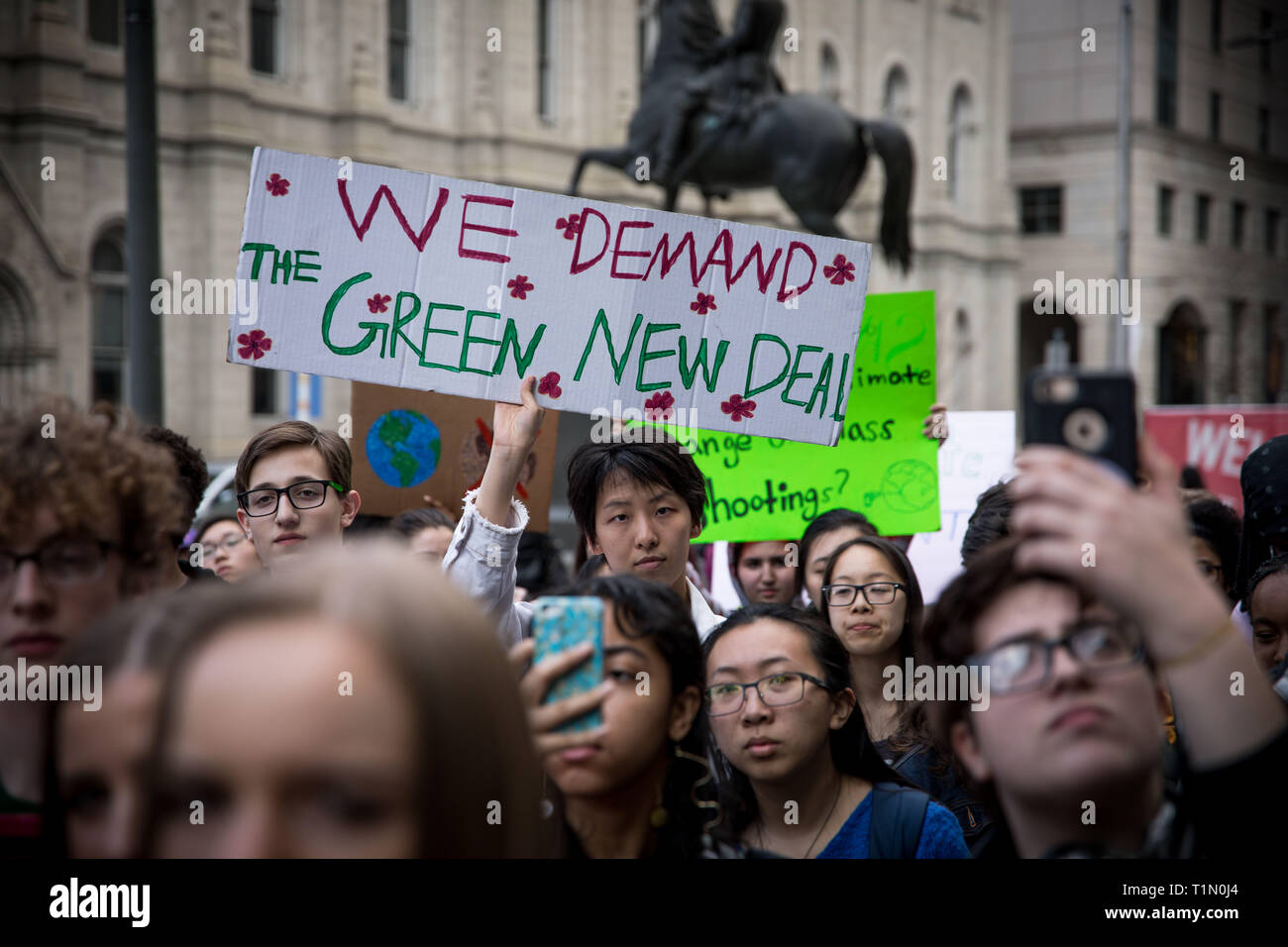 Des centaines d'étudiants pour mettre à l'urgence de la crise climatique et leur frustration face à l'inaction des adultes. Philadlephia, USA, le 15 mars 2019 Banque D'Images