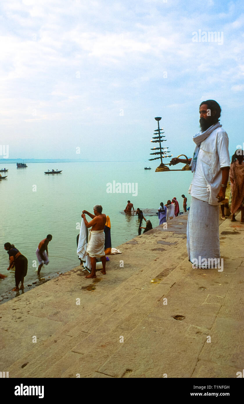 Festival indien et rituels au Gange à Varanasi ou Benares, Inde Banque D'Images