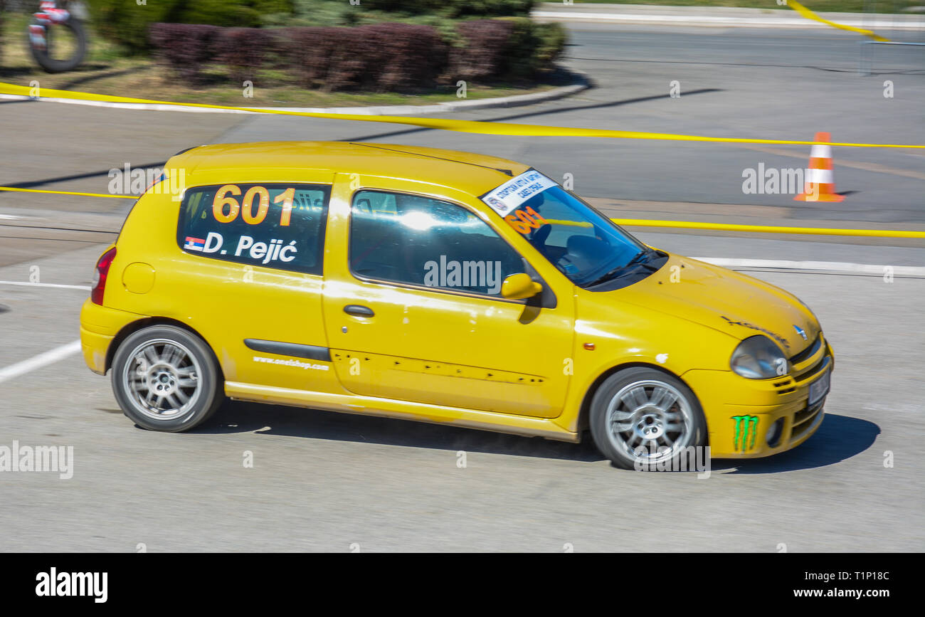 Autoslalom 2019 Sajmski - Renault Clio Banque D'Images