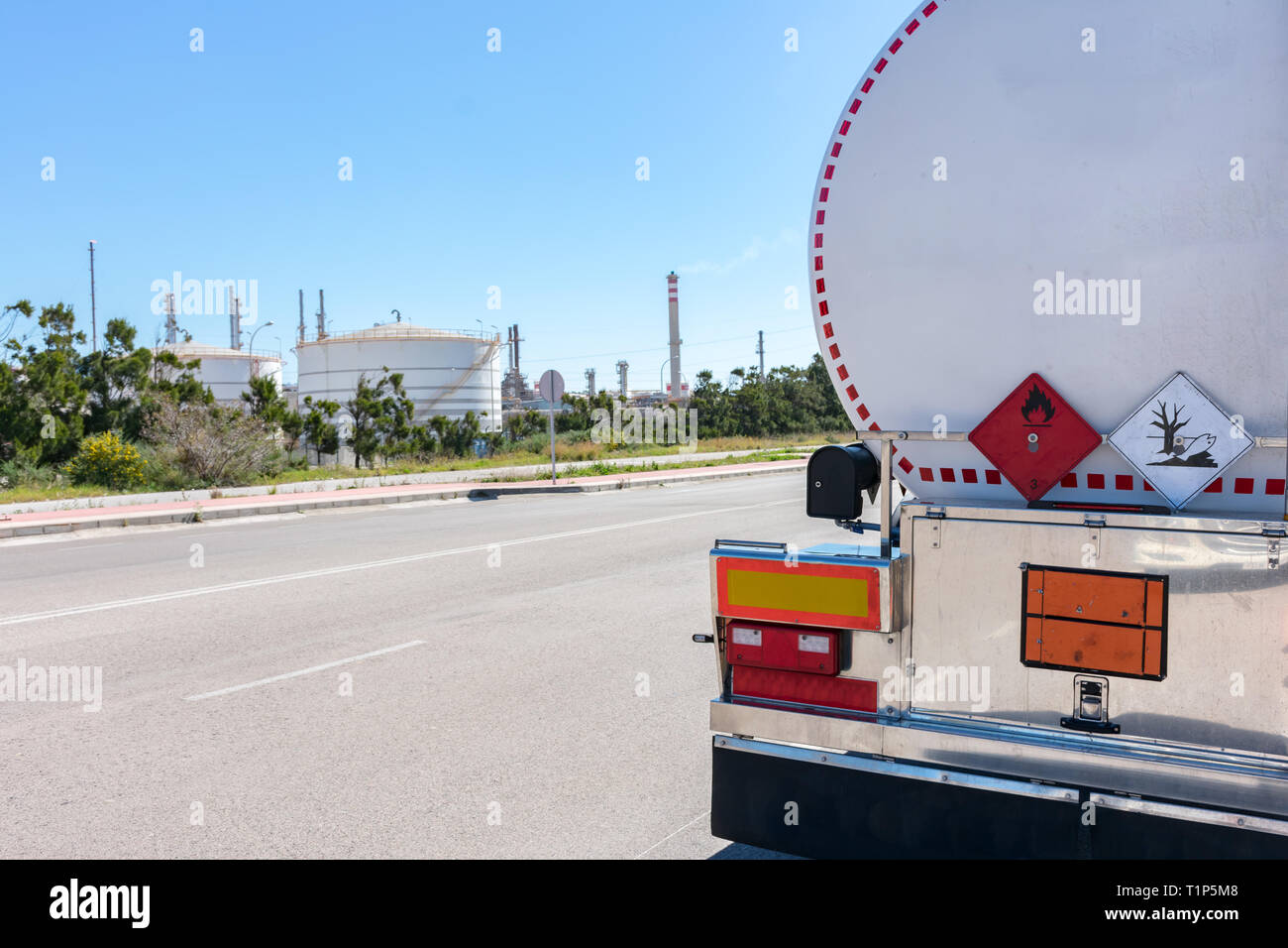 Camion-citerne de carburant Banque D'Images