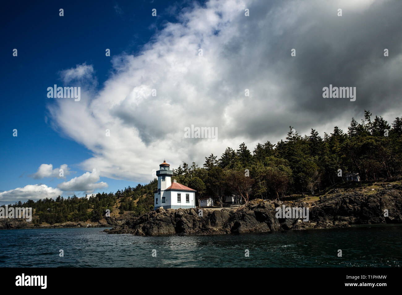 WA04244-00....WASHINGTON - four à chaux phare le long du côté ouest de l'île San Juan. Banque D'Images