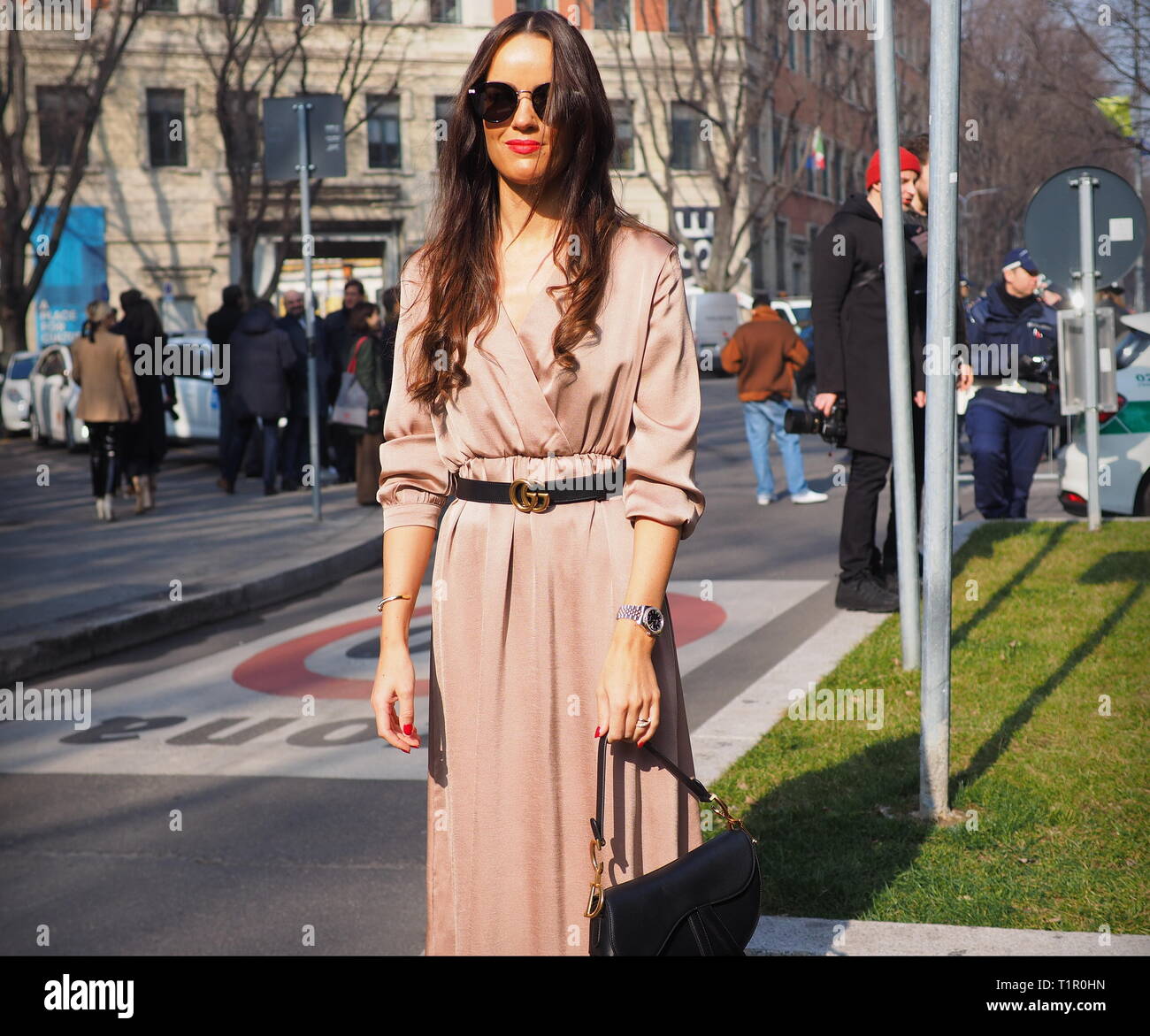 MILAN Italie 21 f vrier 2019 Mode street style outfit avant