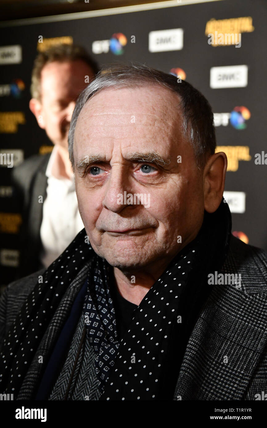 Londres, Royaume-Uni. 27 Mar 2019. Sylvester McCoy arrive à la première de documentaire sur le British Film production company, Handmade Films, créé par George Harrison des Beatles le 27 mars 2019, Londres, Royaume-Uni. Credit Photo : Alamy/Capital Live News Banque D'Images