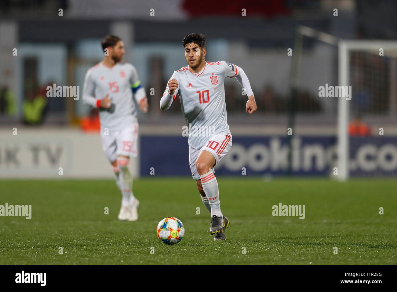 Le stade de football national de malte Banque de photographies et d'images  à haute résolution - Alamy