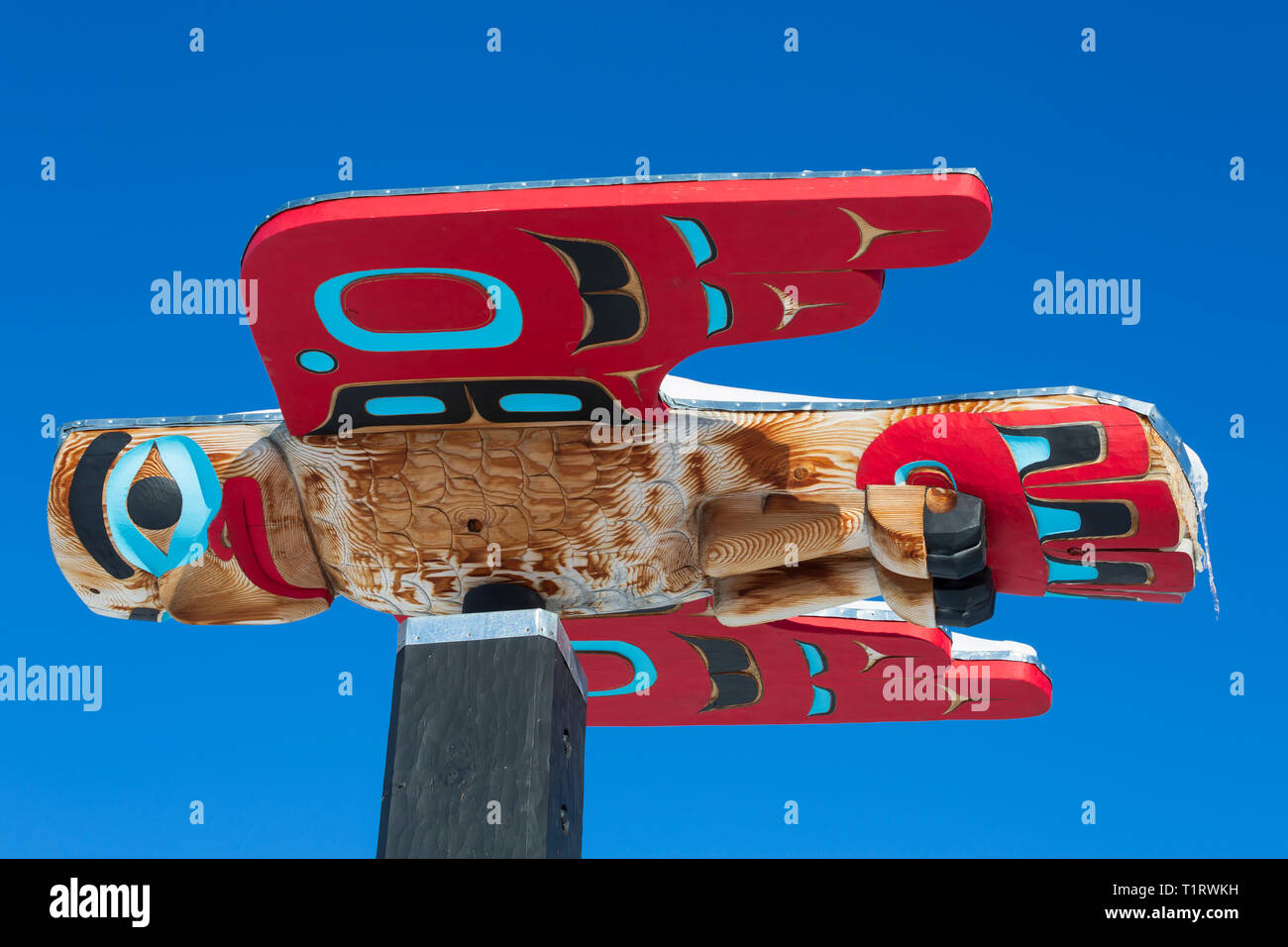 Totem à Carcross Commons, Yukon, Canada Banque D'Images