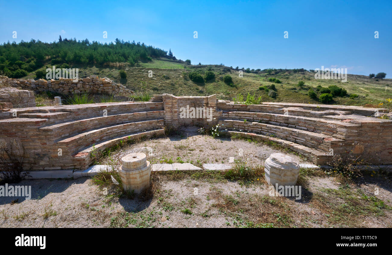 L'Église du sépulcre à trois nefs fut construite autour d'un âge romain tombe de saint philip, Ier siècle ap. Site archéologique de Hierapolis près de Pamuk Banque D'Images