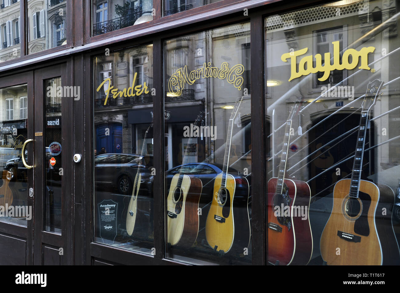 Guitares shop - Paris 9e - France Banque D'Images