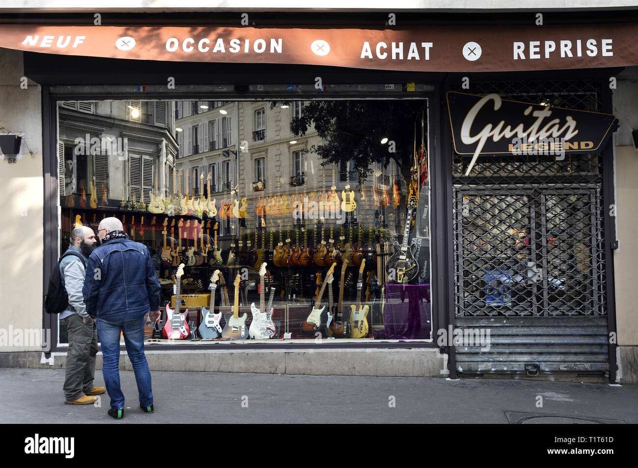 Guitares shop - Paris 9e - France Banque D'Images