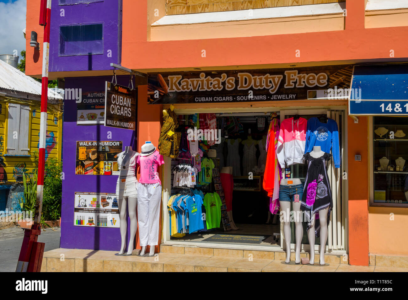 Un navire de croisière dans les Caraïbes destination Philipsburg est la principale ville et capitale du pays de Saint Sint Maarten. La ville est située sur une une Banque D'Images