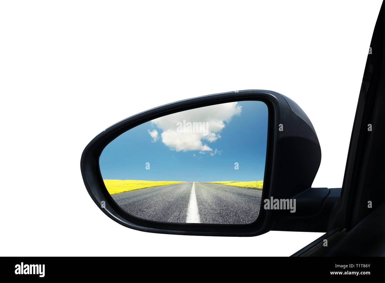 Miroir de l'aile d'une voiture avec un panorama magnifique reflétée Banque D'Images