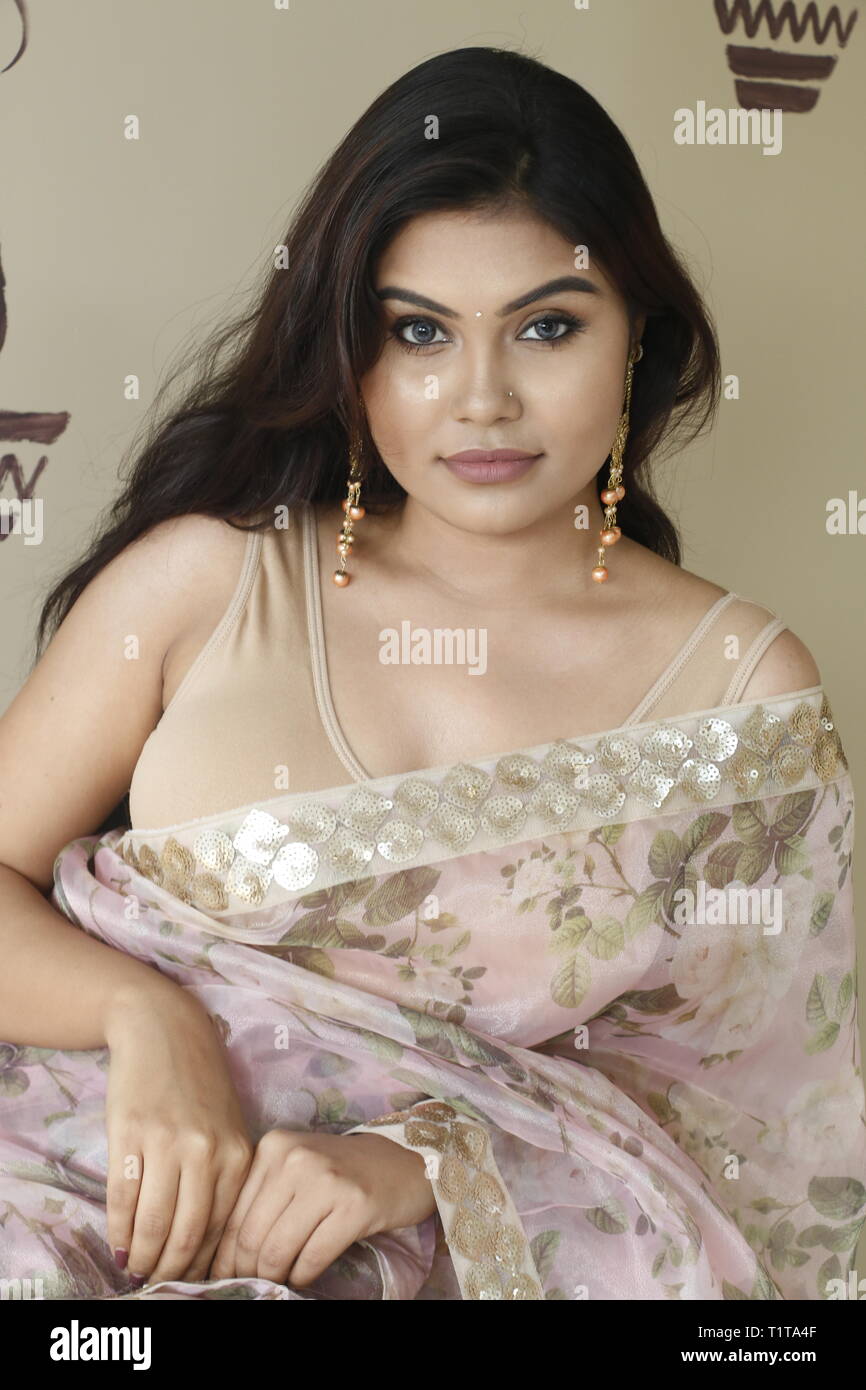 L'élégance de l'usure ethniques indiens affichant un style ancrée dans la culture ! Banque D'Images