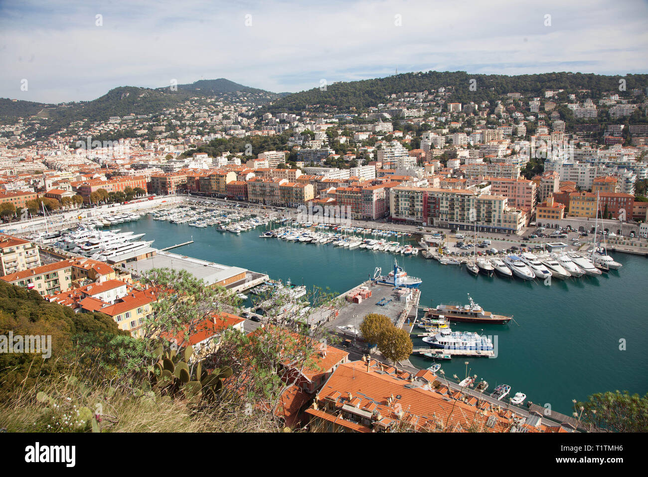 Nice est une ville située dans le sud-est de la France, dans la région Provence-Alpes-Côte d'Azur sur la côte méditerranéenne et la Côte d'Azur. Banque D'Images