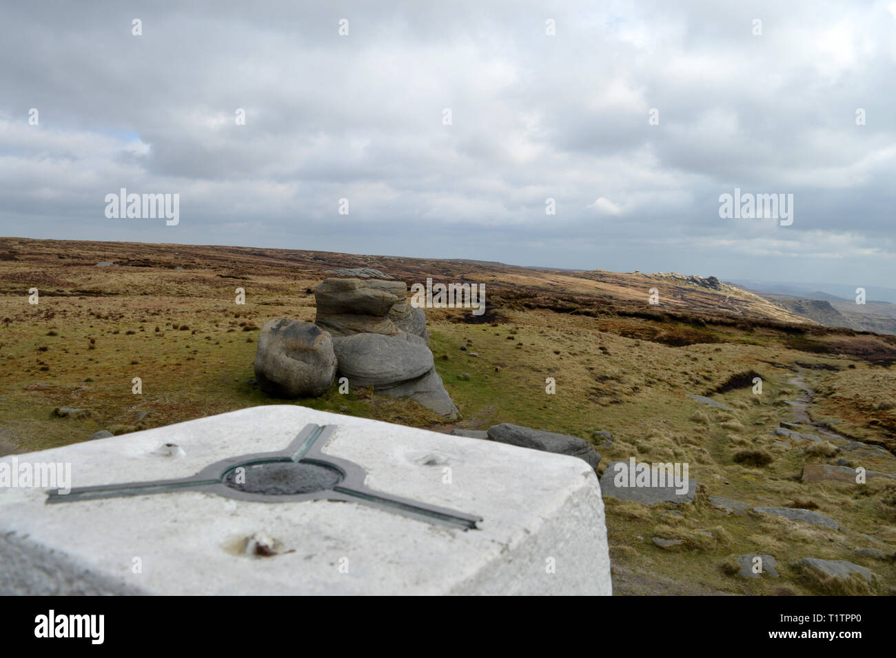 Trig Point sur Kinder Plateau Scout Banque D'Images