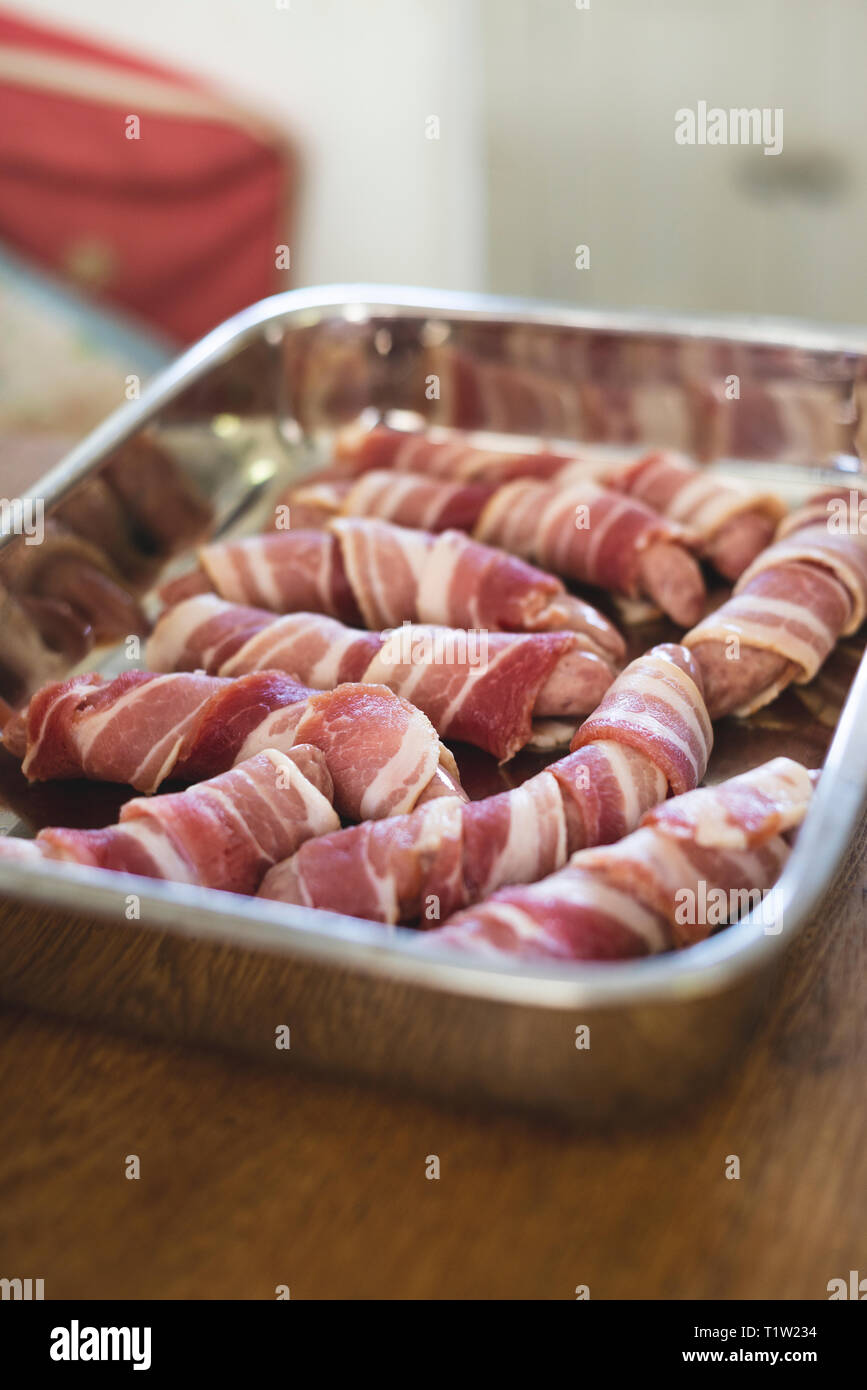Les porcs dans des couvertures prêts à être cuisinés pour Noël Banque D'Images