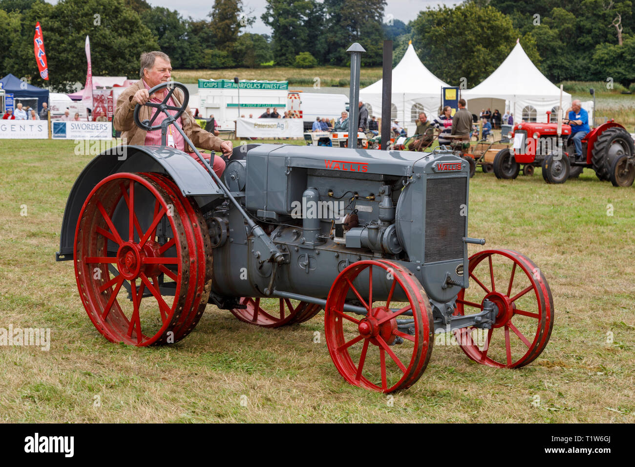 1930 Wallis 12-20 tracteur à la foire agricole 2018 Aylsham, Norfolk, Royaume-Uni. Banque D'Images