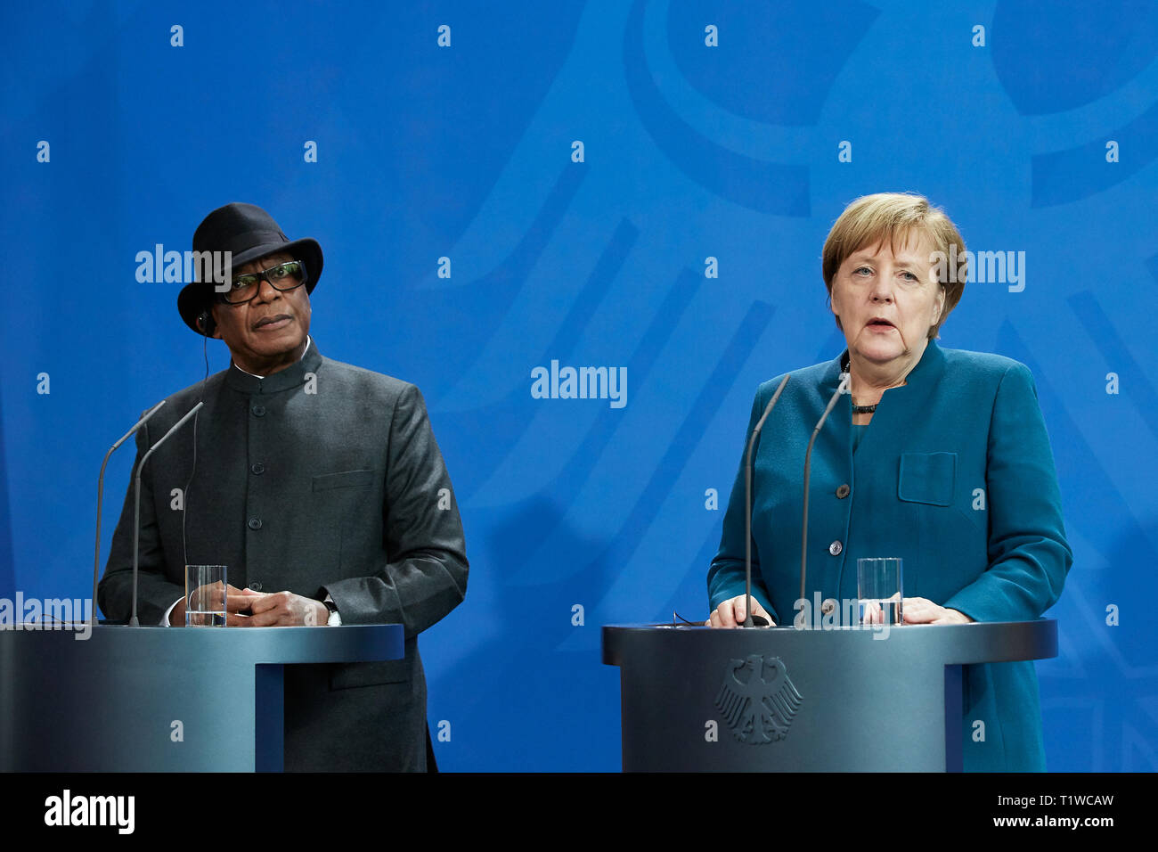 08.02.2019, Berlin, Berlin, Allemagne - La Chancelière allemande Angela Merkel et le président de la République du Mali Ibrahim Boubacar Keita à la con de presse conjointe Banque D'Images