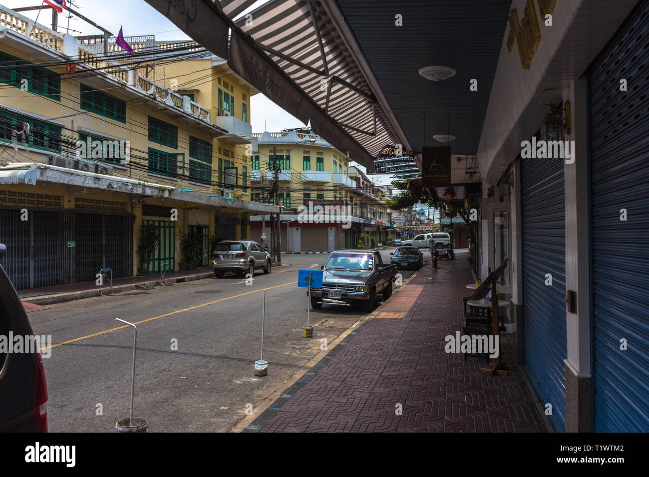 Parking voitures à vide Chinatown à Bangkok, Thaïlande Banque D'Images