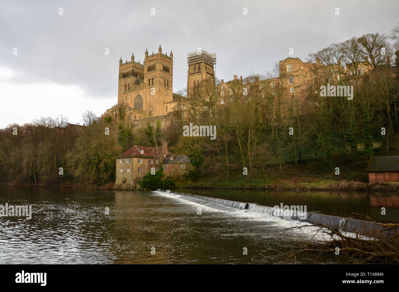 Cathédrale de Durham sur la rivière Wear, Durham, County Durham, Angleterre, Février 2019 Banque D'Images