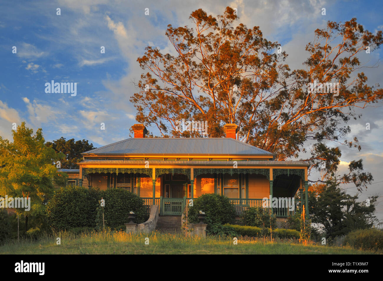 Tour typique du siècle dernier weatherboard home à Castlemaine, Victoria, Australie. Banque D'Images