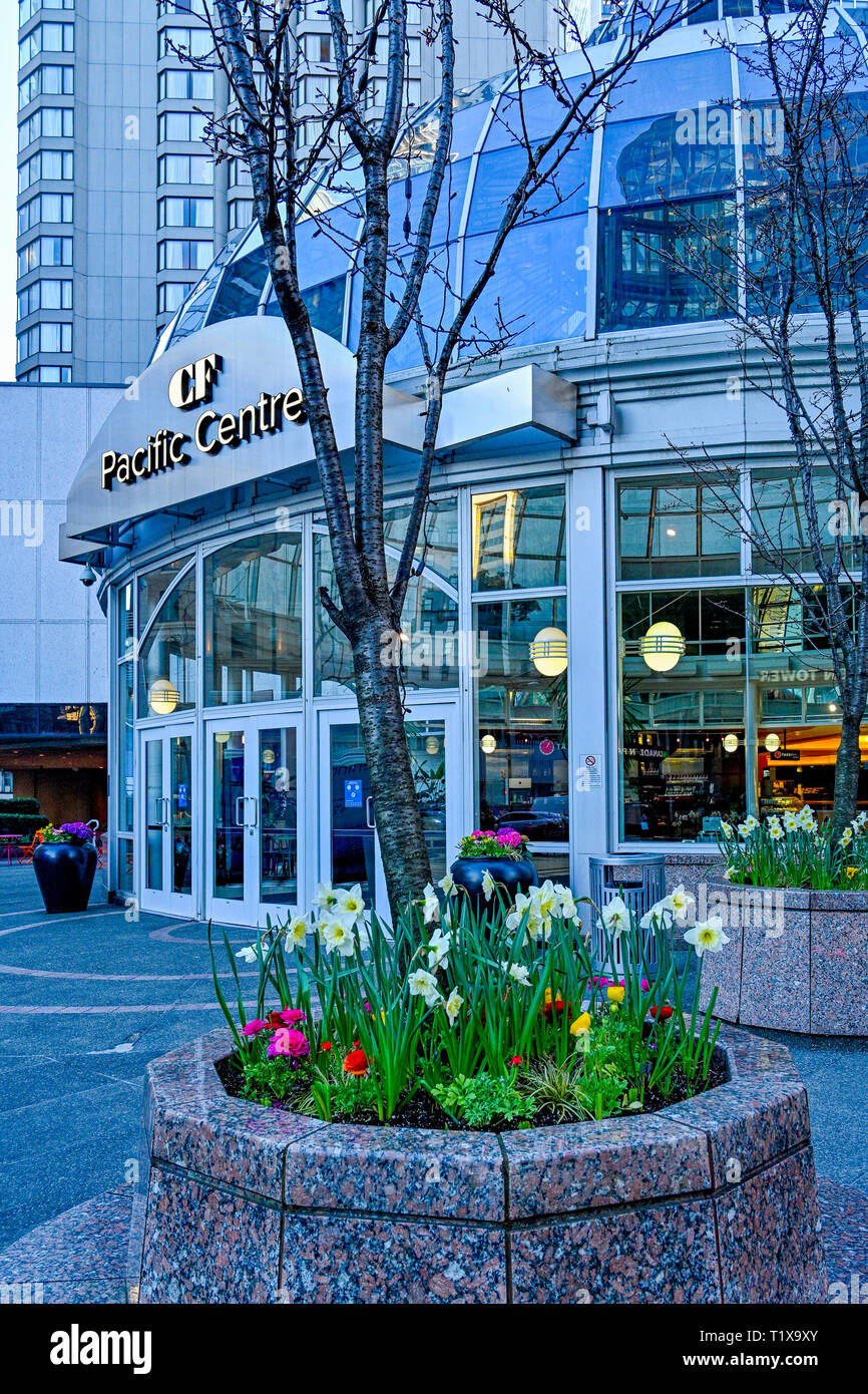 Le Pacific Centre Shopping Mall, centre-ville, Vancouver, British Columbia, Canada Banque D'Images