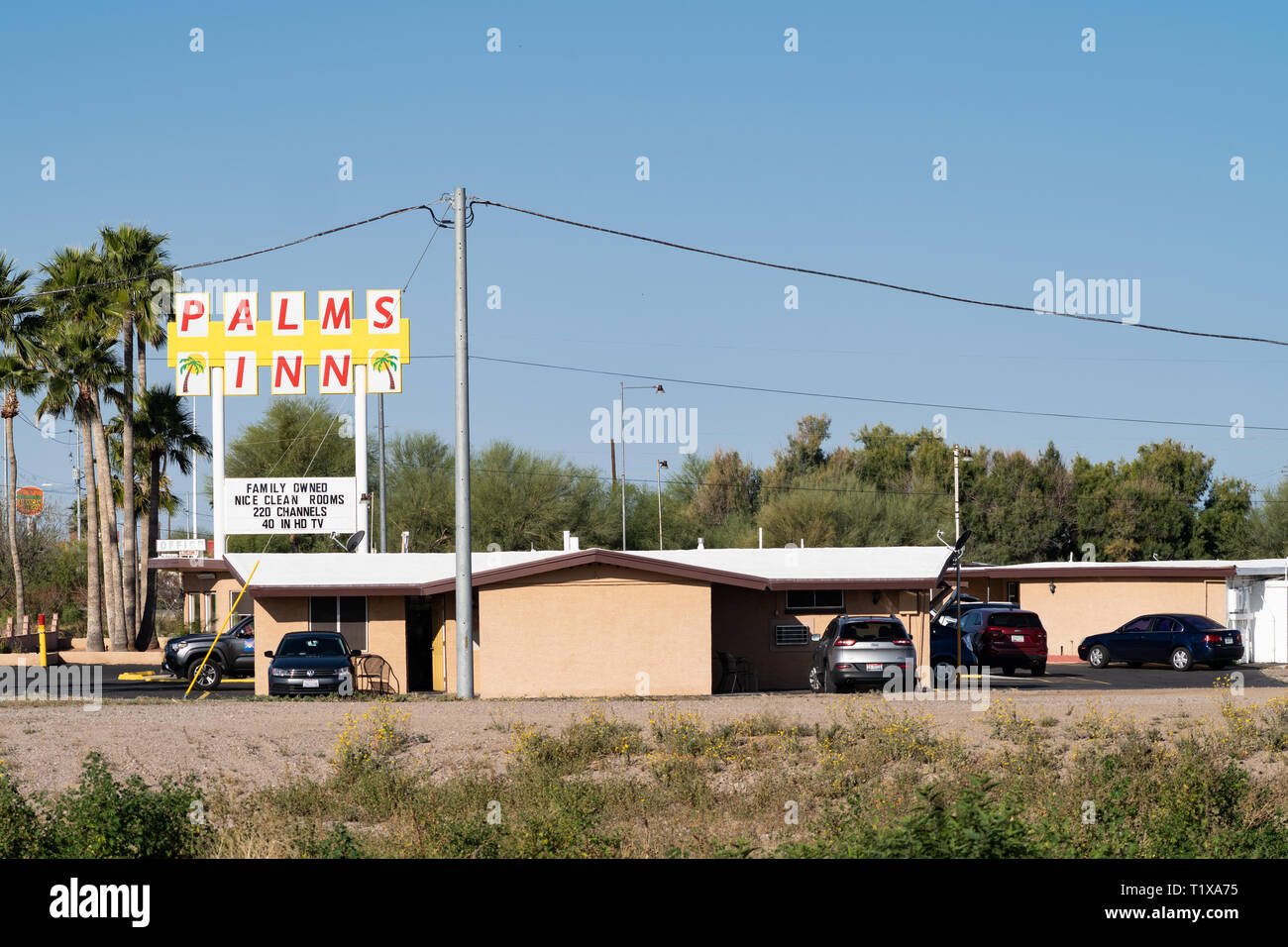 Gila Bend, en Arizona - Mars 24, 2019 : Le Palms Inn Motel, un établissement familial pour les voyageurs sur US-8. L'hôtel a un style vintage motel sign Banque D'Images