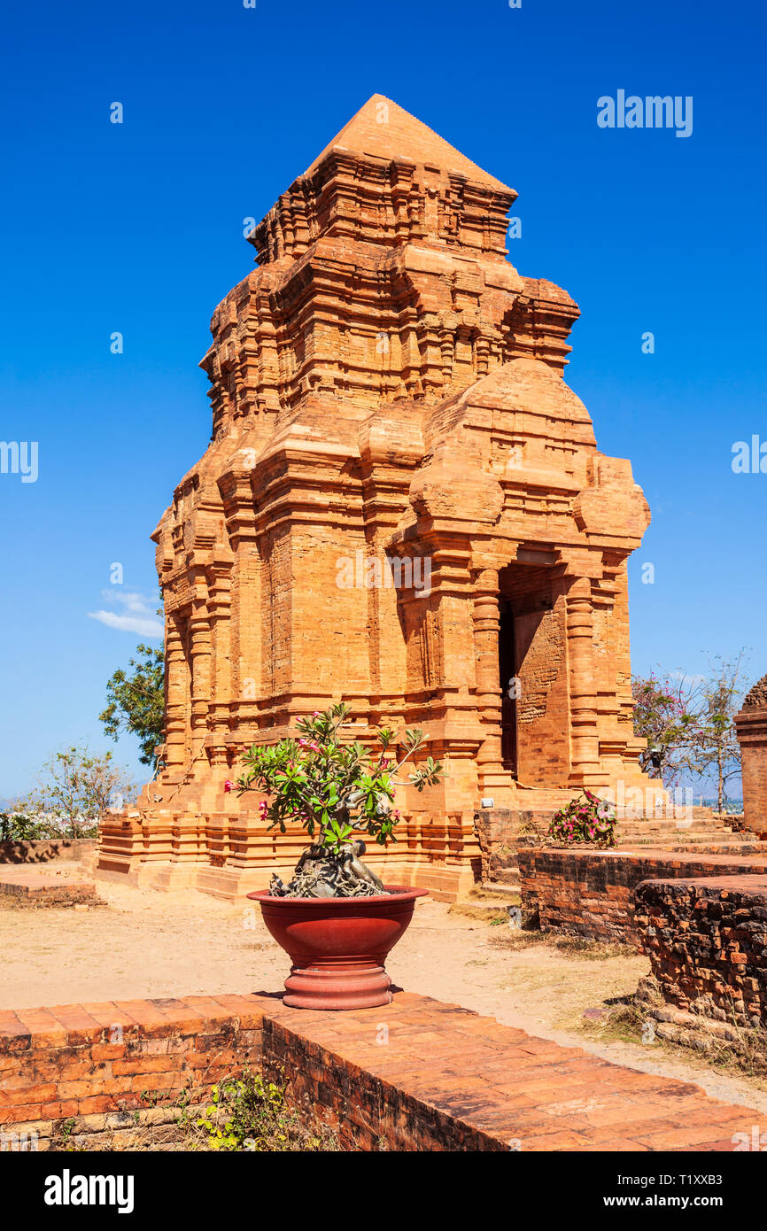 Poshanu ou Po Sahu Inu Tower ou Pho Cham Tower est un groupe de reliques de la Cham tours dans l'ancien royaume de Champa à Phan Thiet au Vietnam Banque D'Images