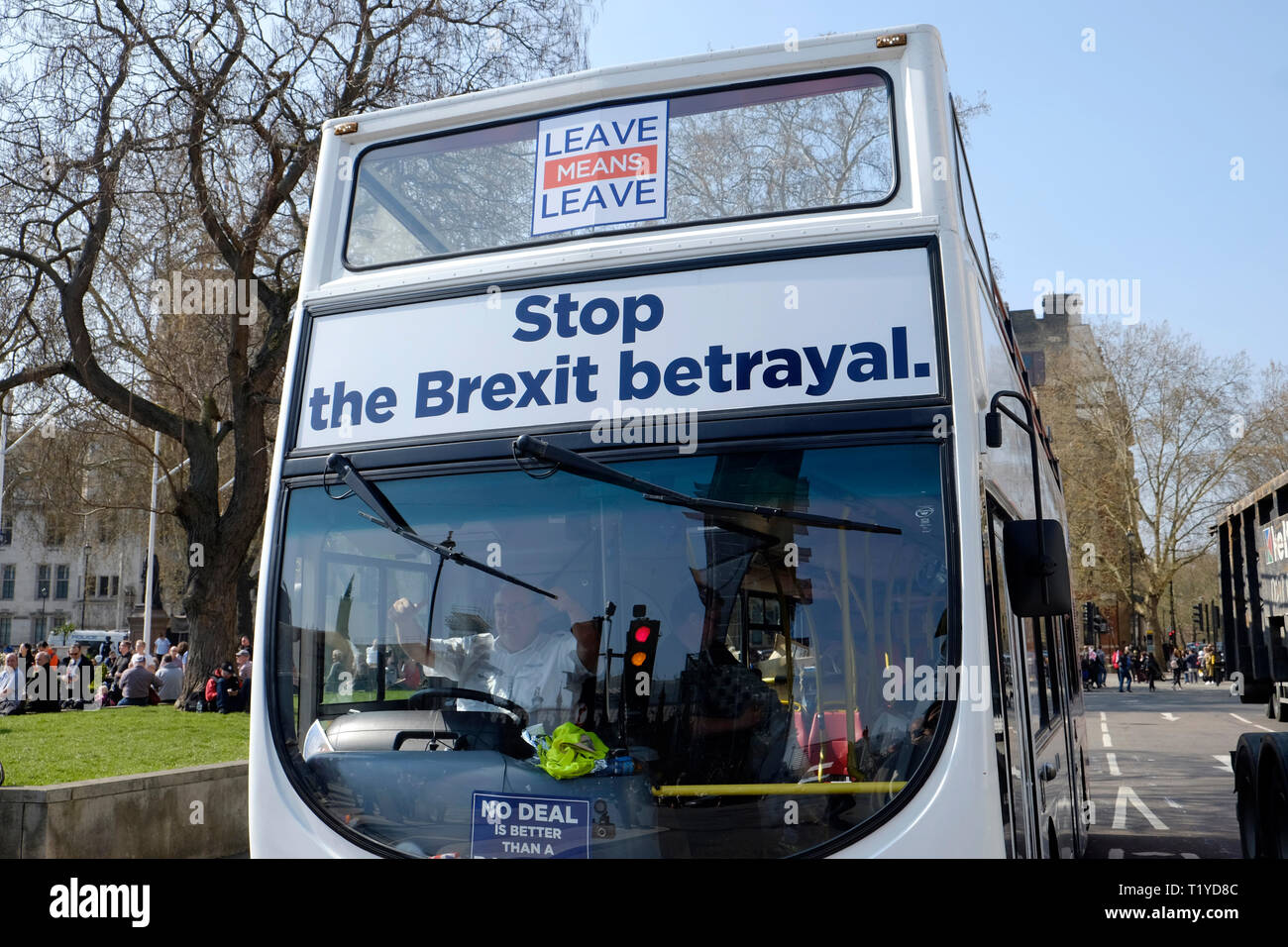 Londres, Royaume-Uni. Mar 29, 2019. Des centaines de partisans pro-Brexit manifestation à la place du parlement, comme le Royaume-Uni devait quitter l'Union européenne aujourd'hui. Credit : Yanice Idir/Alamy Live News Banque D'Images