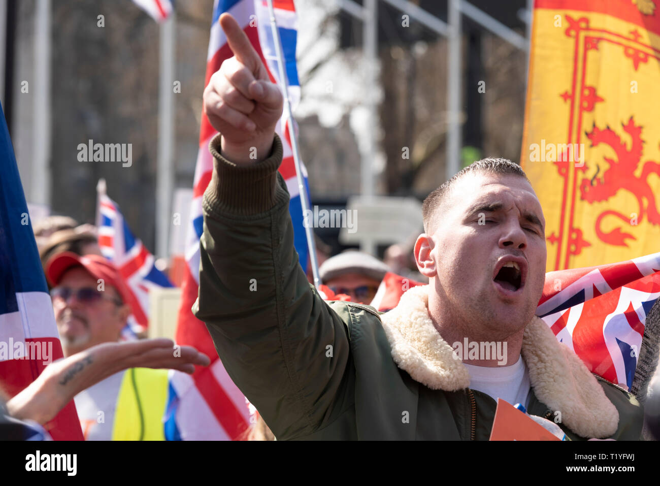 Des manifestations ont lieu par Brexiteers pour protester contre l'incapacité du gouvernement britannique de donner suite à quitter l'Union européenne malgré les résultats du référendum. Le jour qu'un Brexit motion doit avoir lieu au Parlement un grand nombre de personnes se sont rassemblées à l'extérieur pour faire leur point entendu. Manifestant en colère Banque D'Images