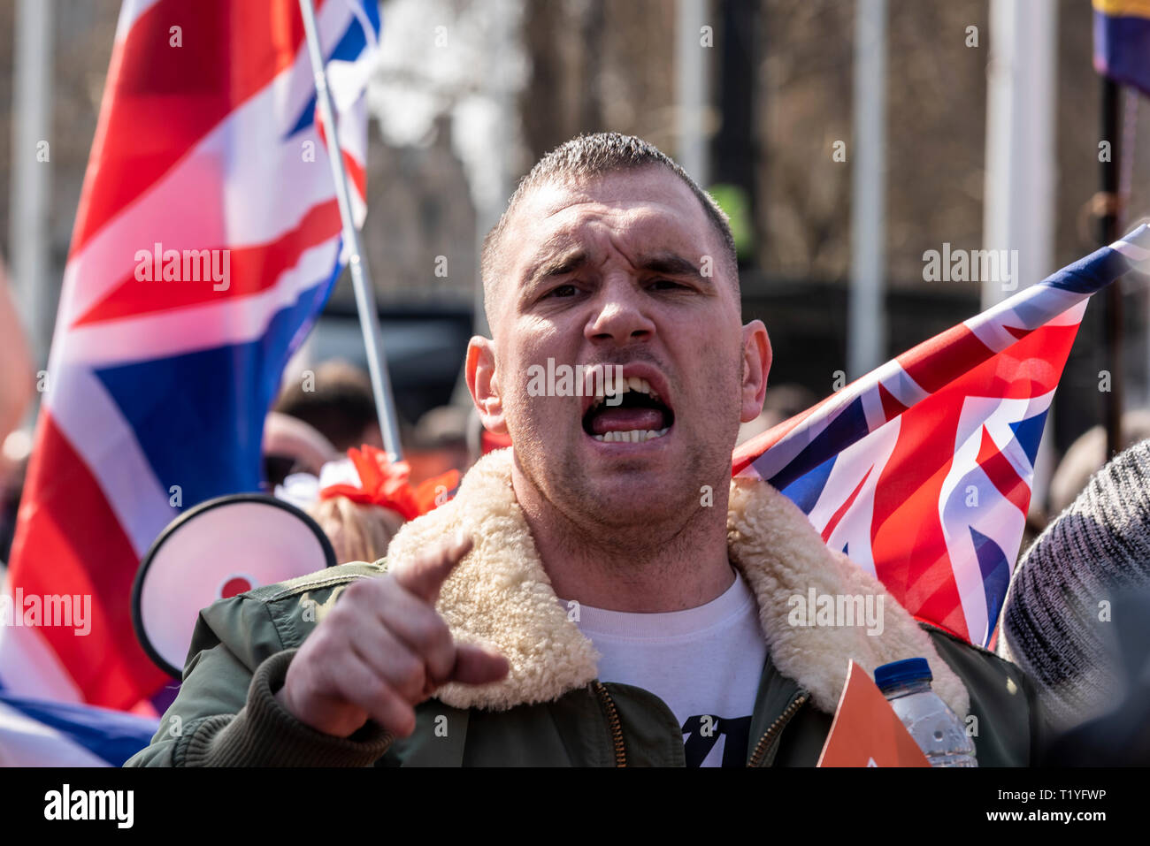 Des manifestations ont lieu par Brexiteers pour protester contre l'incapacité du gouvernement britannique de donner suite à quitter l'Union européenne malgré les résultats du référendum. Le jour qu'un Brexit motion doit avoir lieu au Parlement un grand nombre de personnes se sont rassemblées à l'extérieur pour faire leur point entendu. Manifestant en colère Banque D'Images