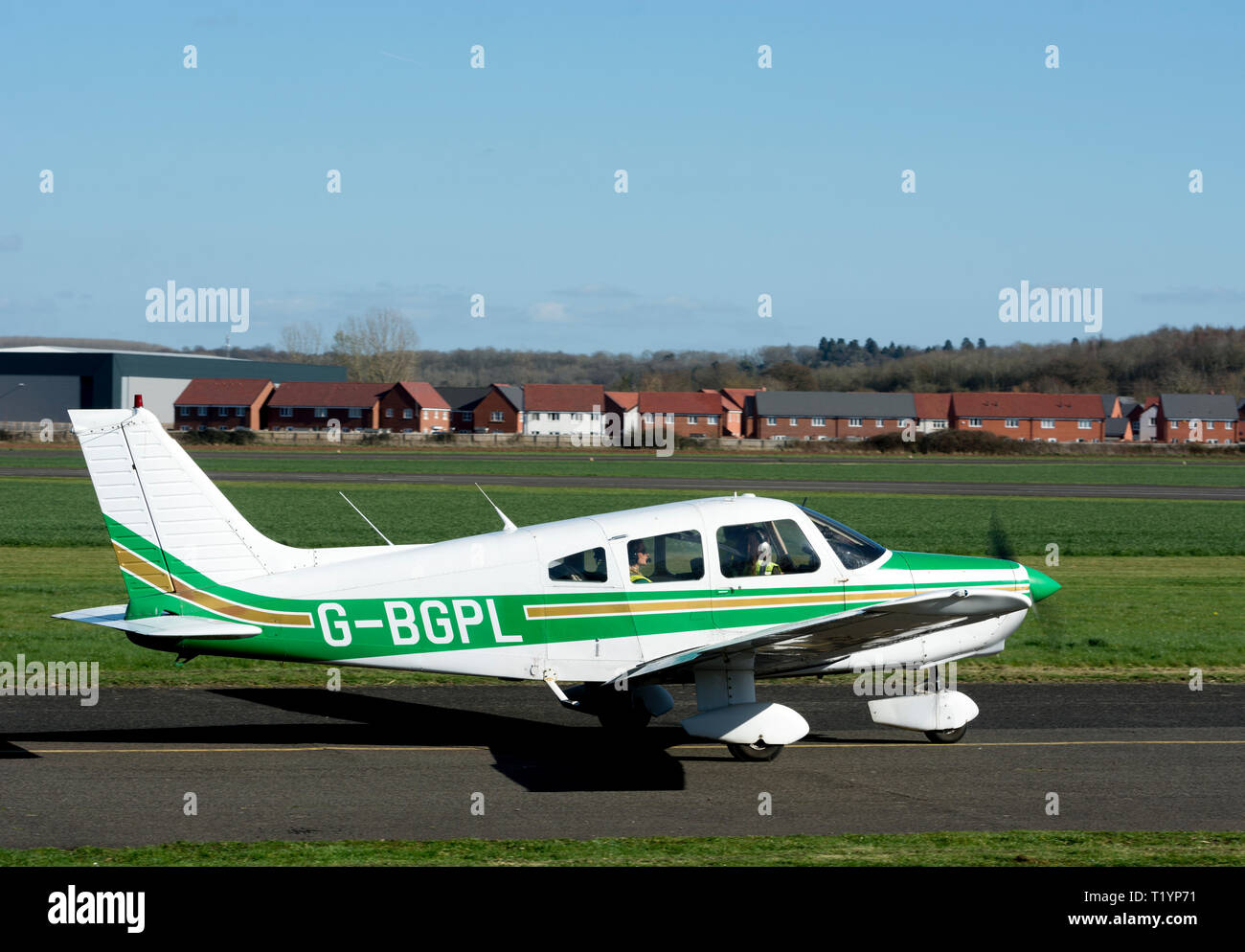 Piper PA-28-161 Cherokee Warrior (G-BGPL) à Wellesbourne Airfield, Warwickshire, UK Banque D'Images