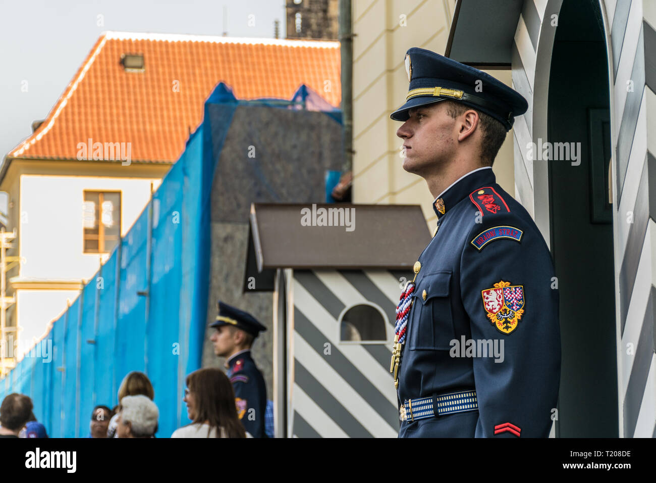 Prague, République tchèque - 18 Septembre , 2019 : La garde d'honneur des gardes au palais présidentiel au château de Prague. Dans cette unité spéciale est de six Banque D'Images