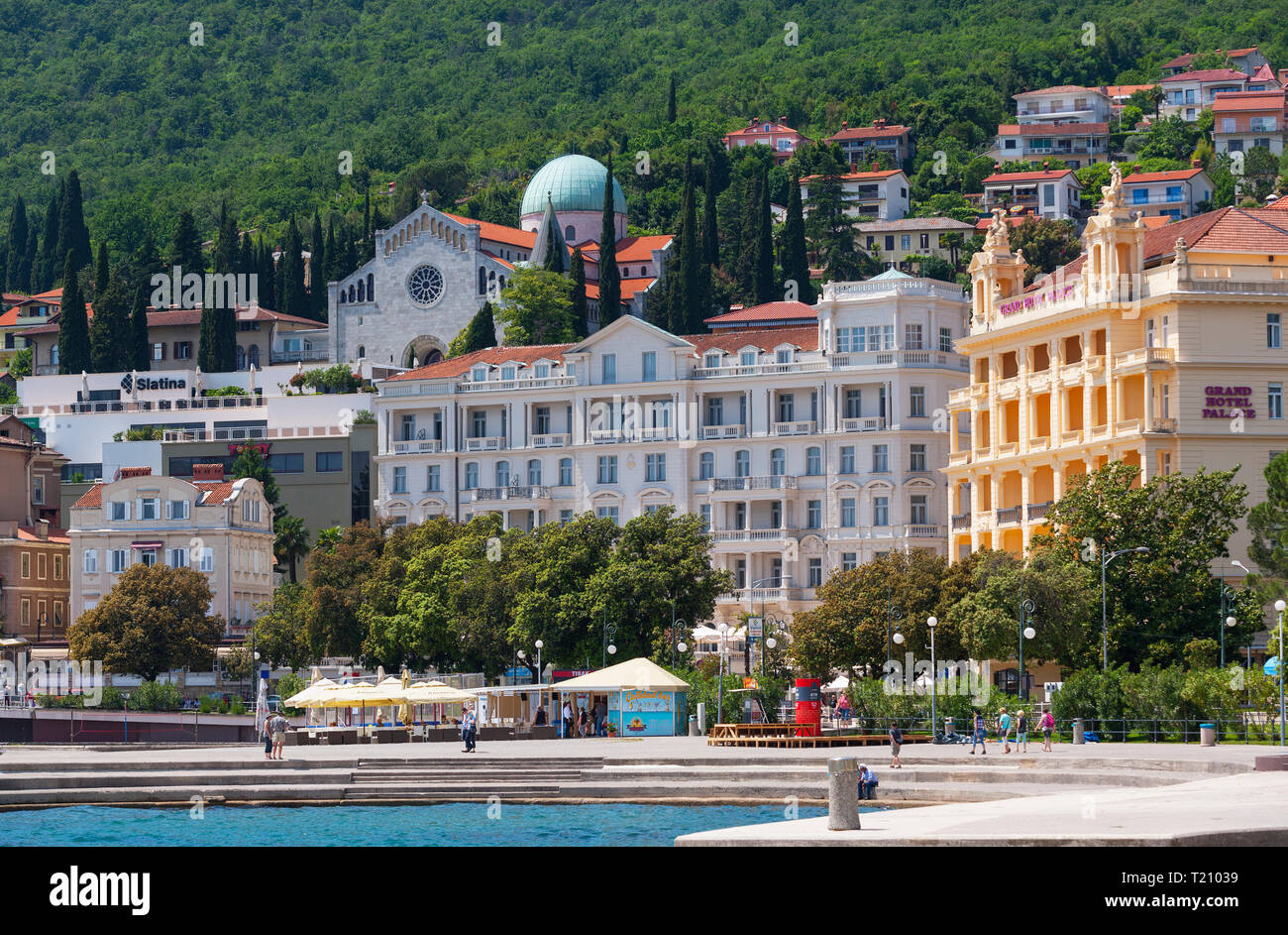 La Croatie, Istrie, Adria, golfe de Kvarner, Opatija, Slatina Beach Banque D'Images