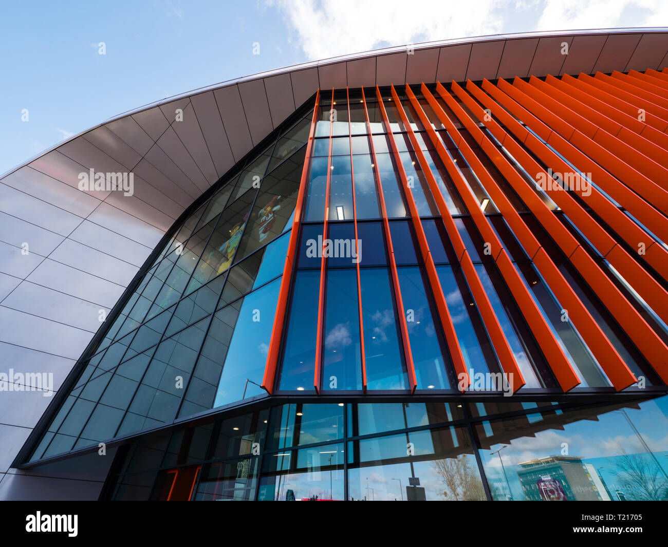 La courbe, Slough centre des arts Conseil, Slough, Berkshire, Angleterre, RU, FR. Banque D'Images