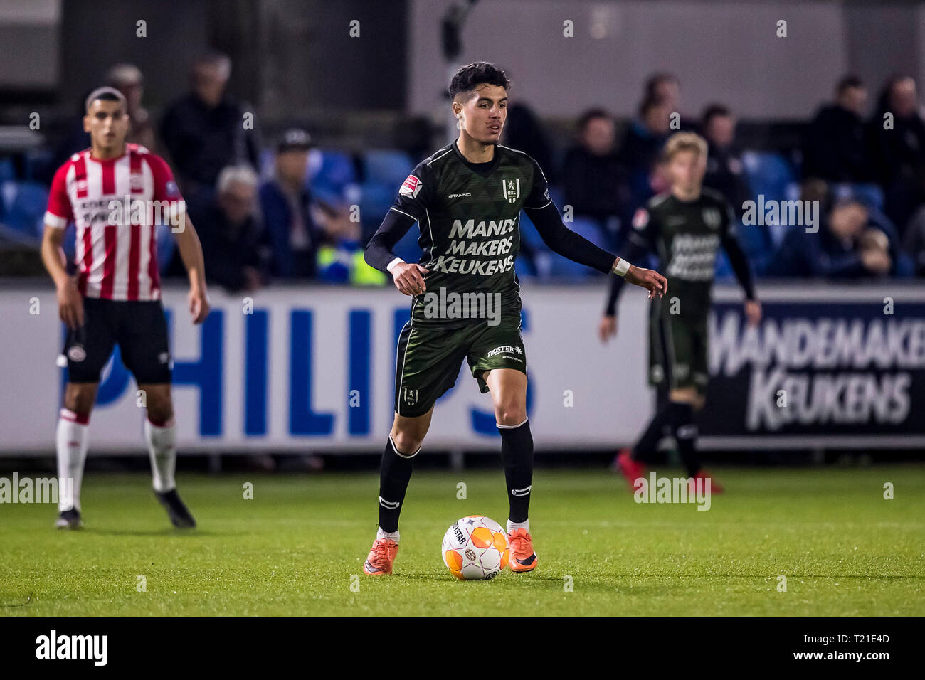 Le Psv Eindhoven Jong Rkc Waalwijk Football Keuken Kampioen Divisie Saison 2018 2019 29 03 2019 Un Terrain D Entrainement De Herdgang Psv Rkc Player Anar Tahiri M Jong Psv Player Zakaria Aboukhlal L Photo