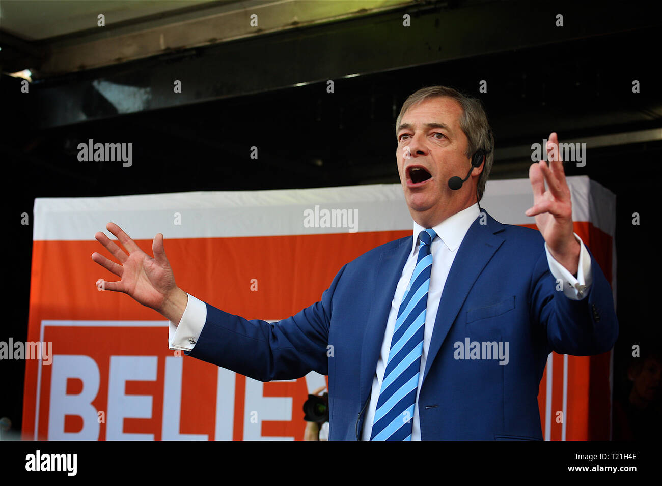 Londres, Royaume-Uni.29 mars 2019.Nigel Paul Farage est un radiodiffuseur britannique et ancien politicien qui a été chef du Parti pour l'indépendance du Royaume-Uni de 2006 à 2009 et de 2010 à 2016 et chef du Parti pour le Brexit de 2019 à 202.Leave signifie Leave Leave Brexit Campaign se rallie à Westminster Londres le 29 mars 2019, date à laquelle le Royaume-Uni était censé quitter l'UE.Crédit : Rupert Rivett/Alay Live News Banque D'Images