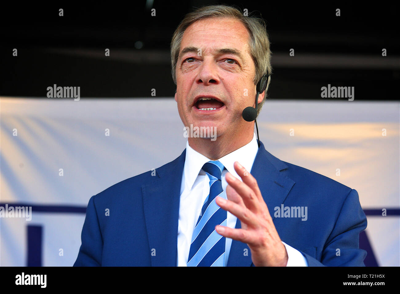 Londres, Royaume-Uni.29 mars 2019.Nigel Paul Farage est un radiodiffuseur britannique et ancien politicien qui a été chef du Parti pour l'indépendance du Royaume-Uni de 2006 à 2009 et de 2010 à 2016 et chef du Parti pour le Brexit de 2019 à 202.Leave signifie Leave Leave Brexit Campaign se rallie à Westminster Londres le 29 mars 2019, date à laquelle le Royaume-Uni était censé quitter l'UE.Crédit : Rupert Rivett/Alay Live News Banque D'Images