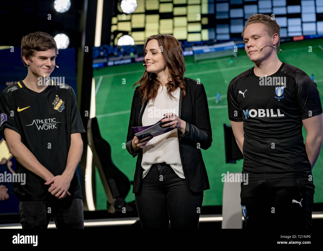 Stockholm, Suède.. 29 mars, 2019. eAllsvenskan 2 ronde d'un tournoi FIFA19 créé par Svensk Elitfotboll et Dreamhack. Rasmus gagne son match plus Cackarias l'équipe de Malmö Crédit : Daniel Bengtsson/Alamy Live News Banque D'Images