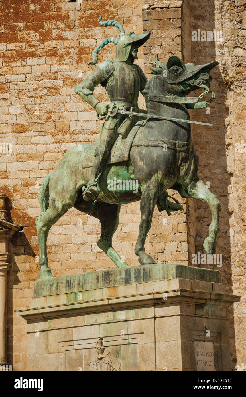 Étrier simple Conquistador en laiton antique avec charnière pour équitation - France